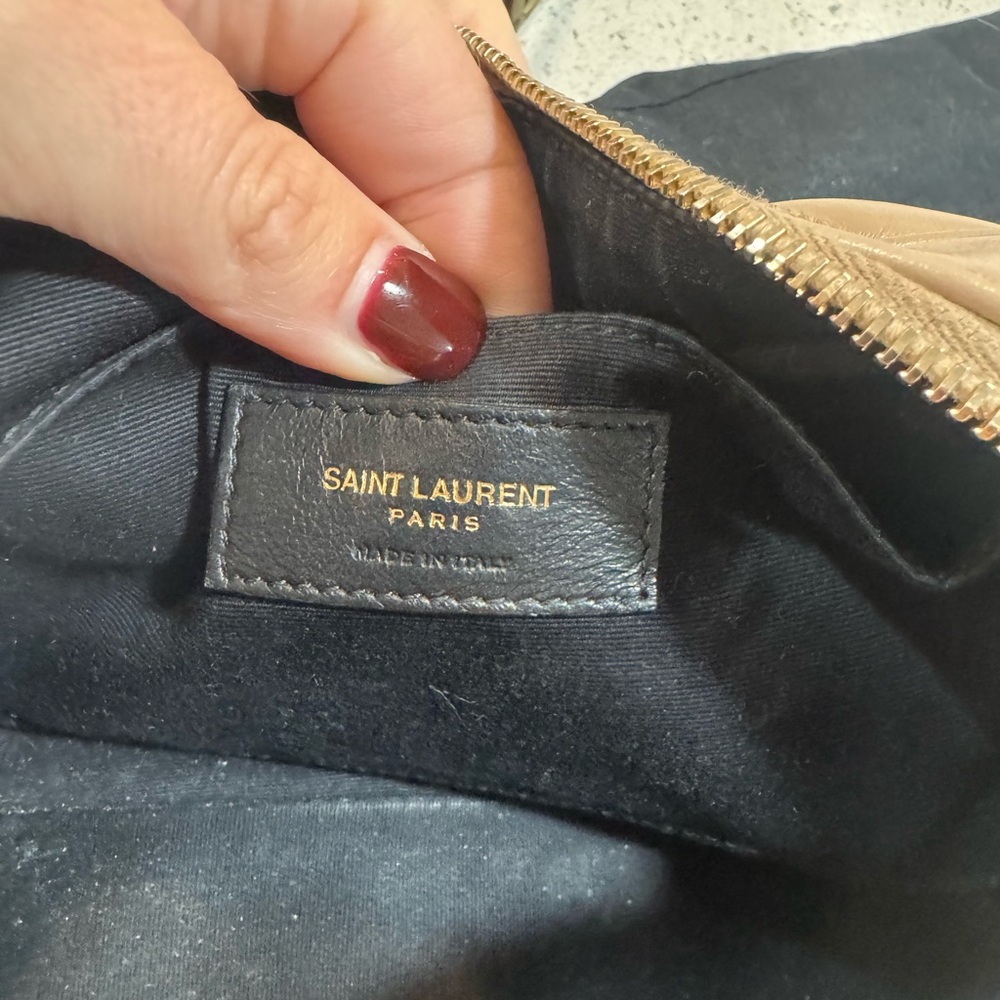 🛑 SOLD 🛑 Saint Laurent Lou Camera Bag – Dark Beige Leather with Tassel - Picture 11 of 13